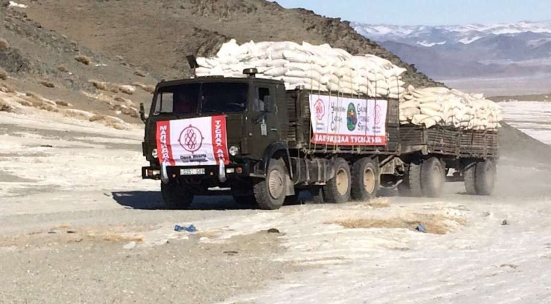 Winter Nothilfe Mongolei 2016 - Futter für die Herdentiere